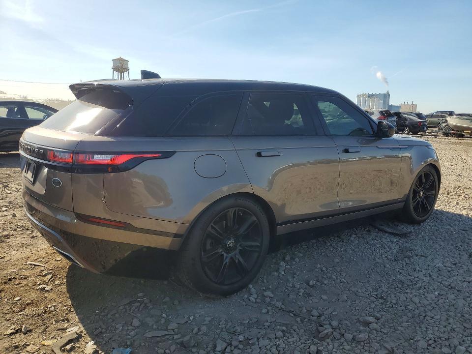 SALYL2RV0JA724490 2018 Land Rover Range Rover photo no. 3
