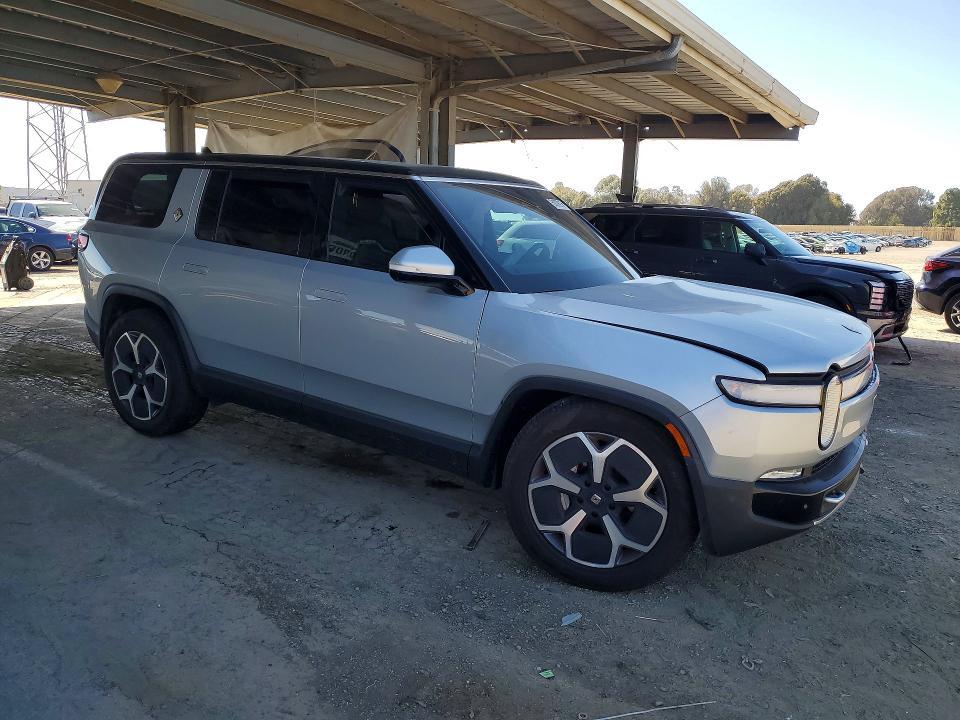 7PDSGCBA3RN035670 2024 Rivian R1S photo no. 4