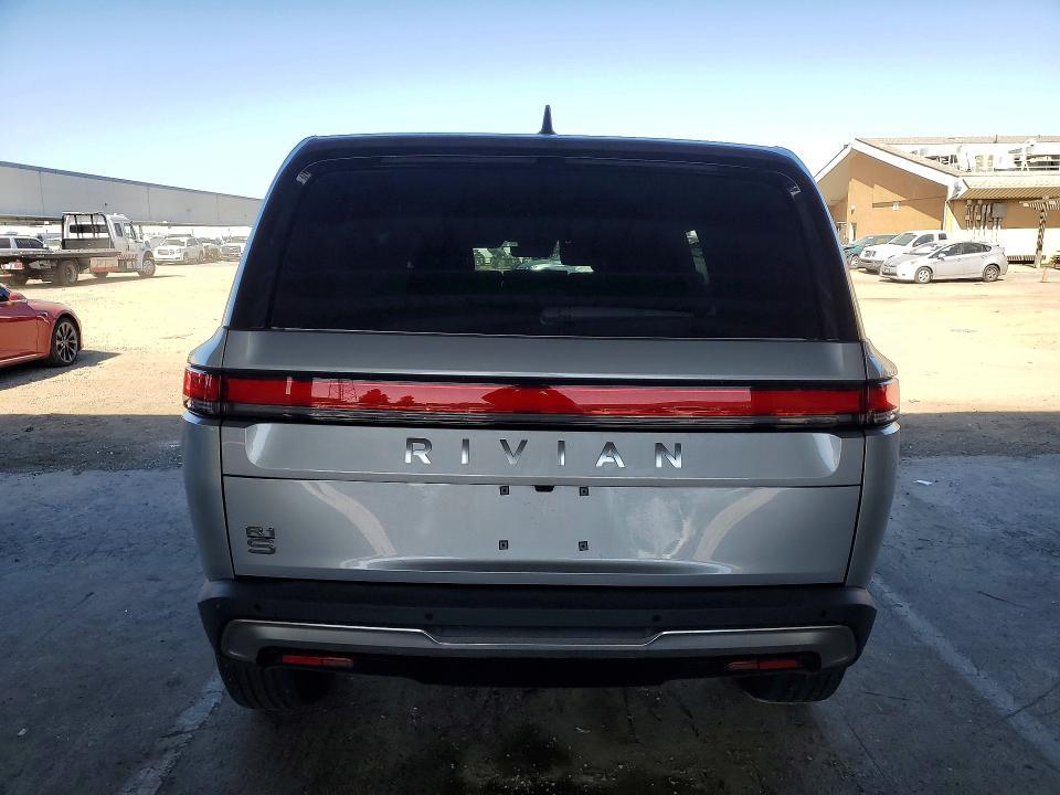 7PDSGCBA3RN035670 2024 Rivian R1S photo no. 6