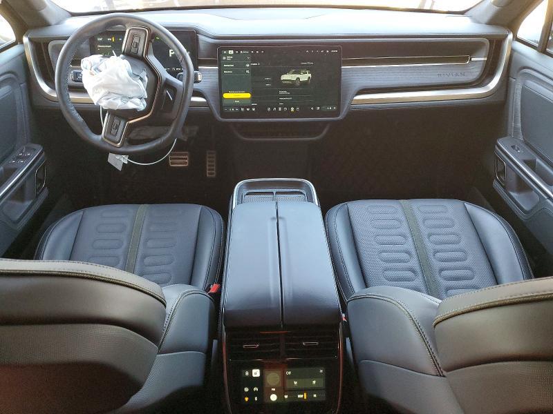 7PDSGCBA3RN035670 2024 Rivian R1S photo no. 8