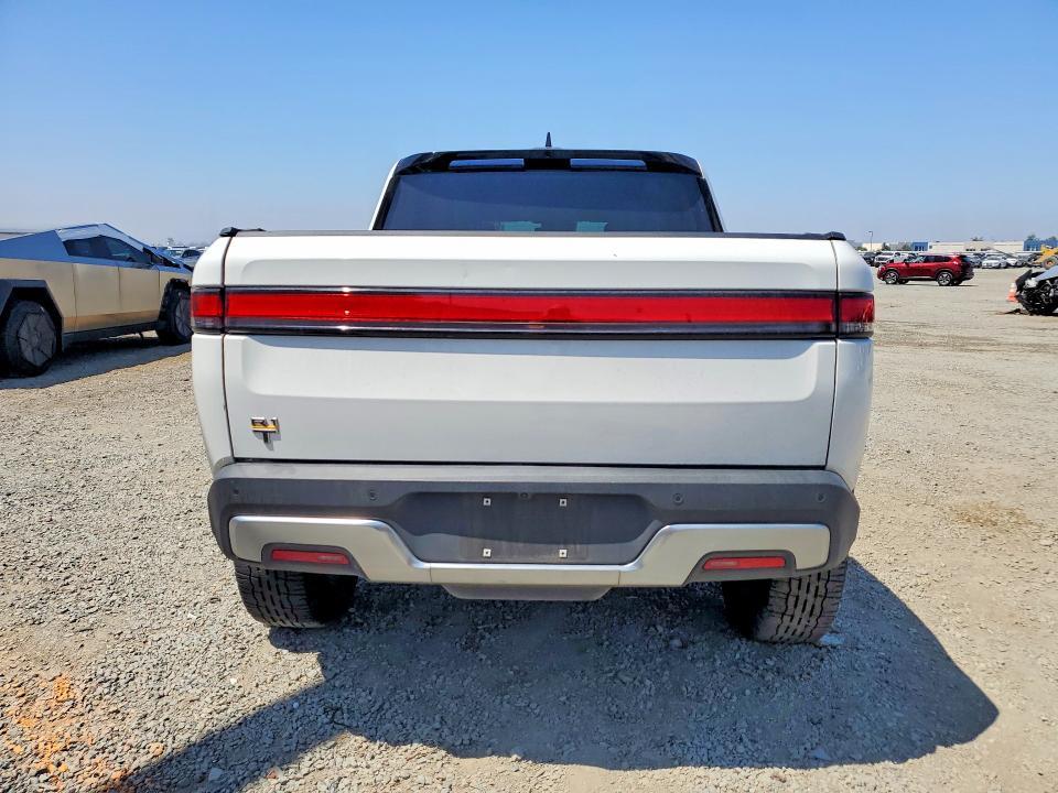 7FCTGAAAXNN015566 2022 Rivian R1T photo no. 6