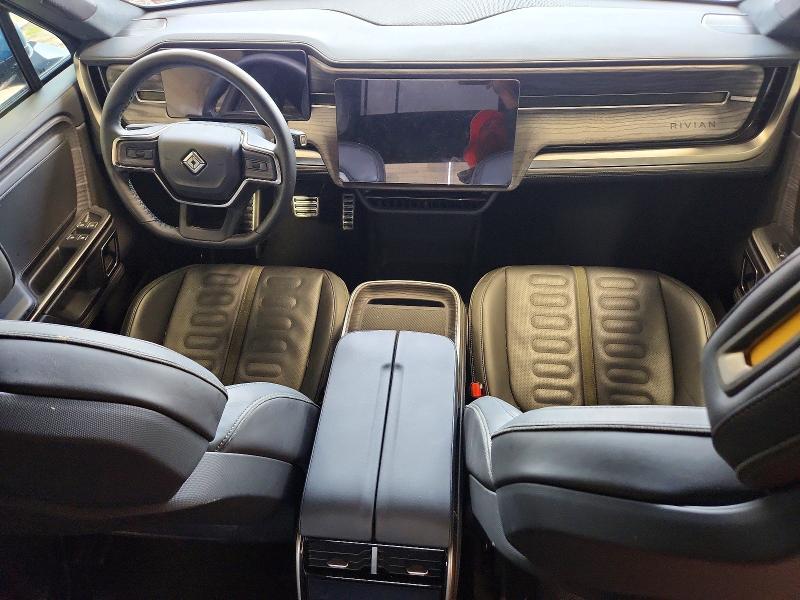 7FCTGAAAXPN026117 2023 Rivian R1T photo no. 8