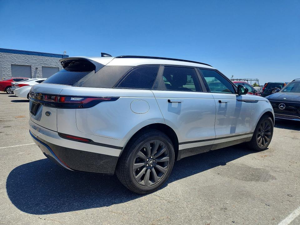 SALYL2RX8JA775415 2018 Land Rover Range Rover photo no. 3