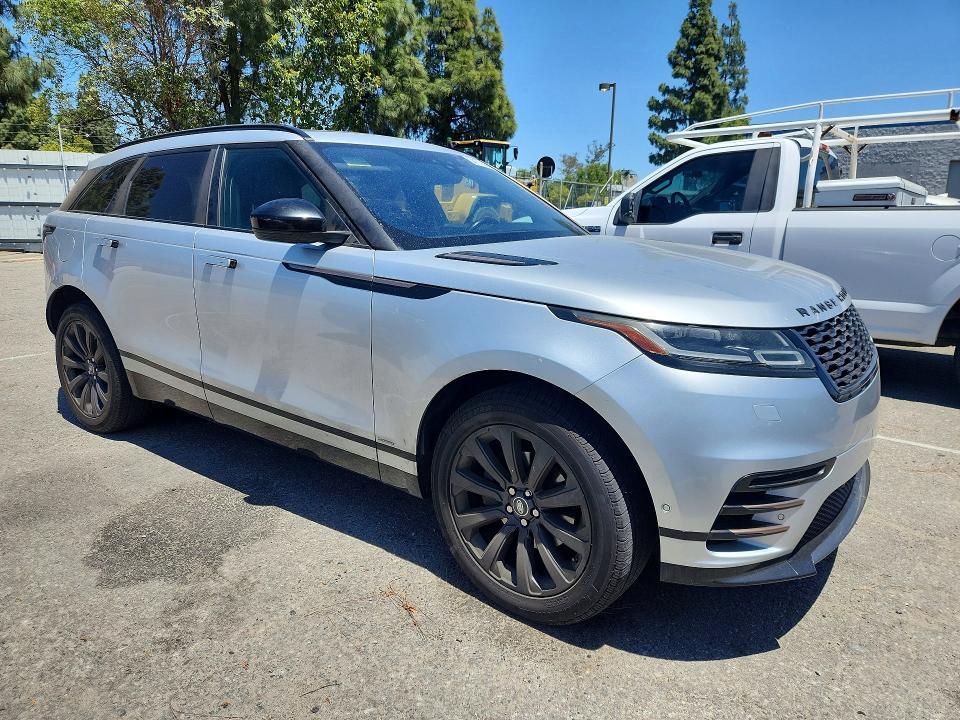 SALYL2RX8JA775415 2018 Land Rover Range Rover photo no. 4