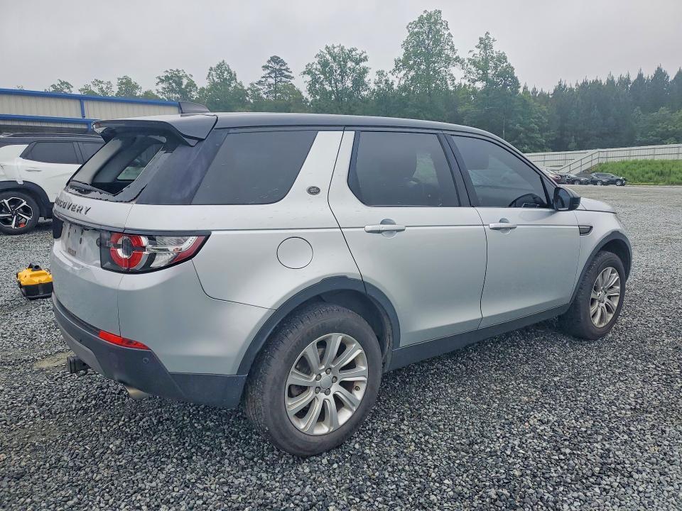 SALCP2BG9HH658338 2017 Land Rover Discovery photo no. 3