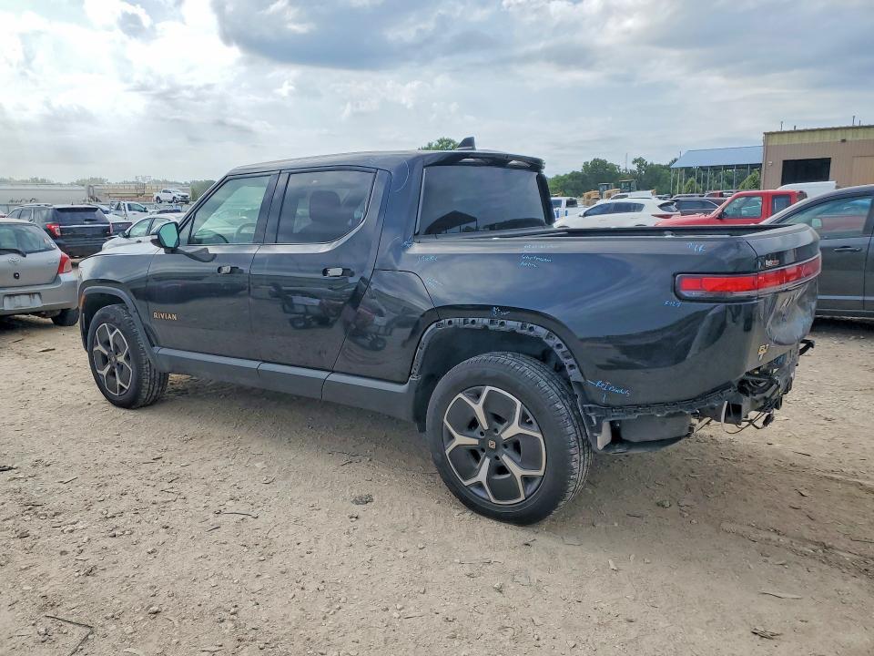 7FCTGAALXNN007792 2022 Rivian R1T photo no. 2