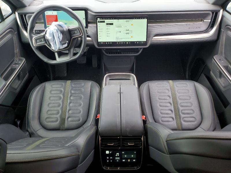 7FCTGBAA5SN035063 2025 Rivian R1T photo no. 8