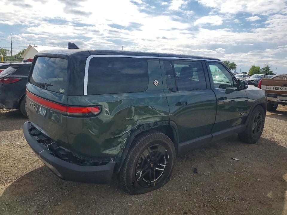 7PDSGBBA2RN044399 2024 Rivian R1S photo no. 3