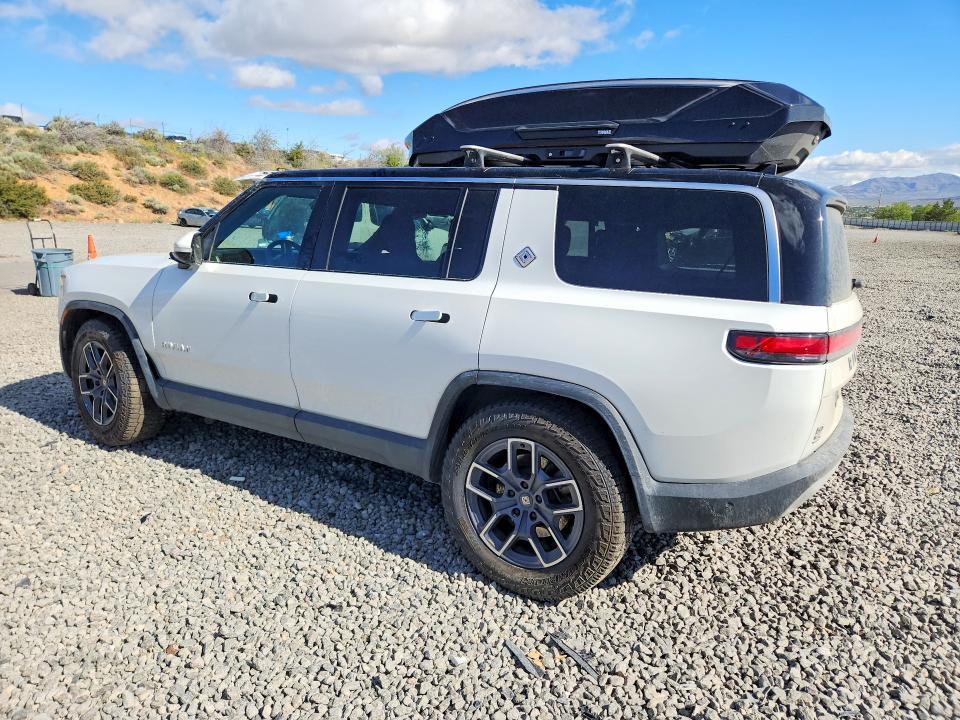 7PDSGBBA7RN032412 2024 Rivian R1S photo no. 2