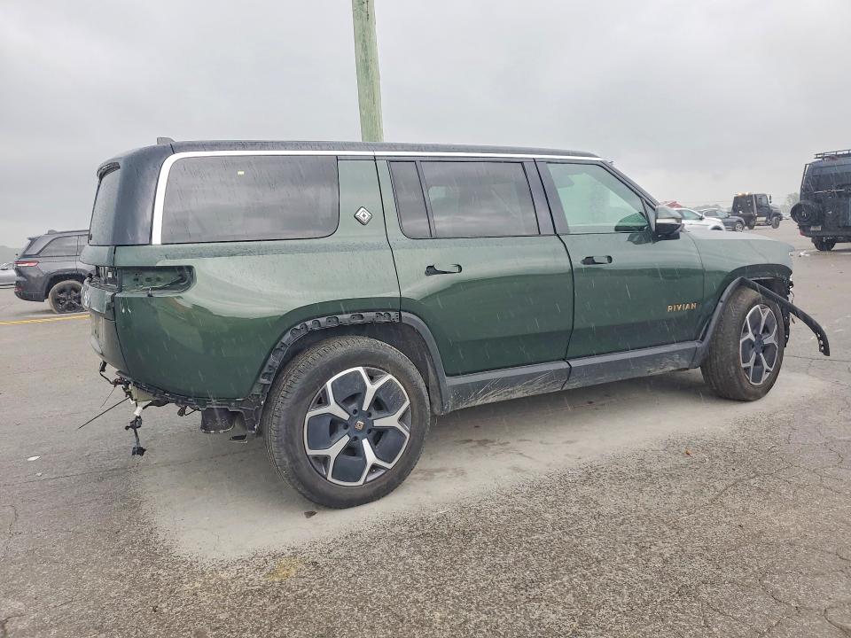 7PDSGABA0PN005642 2023 Rivian R1S photo no. 3