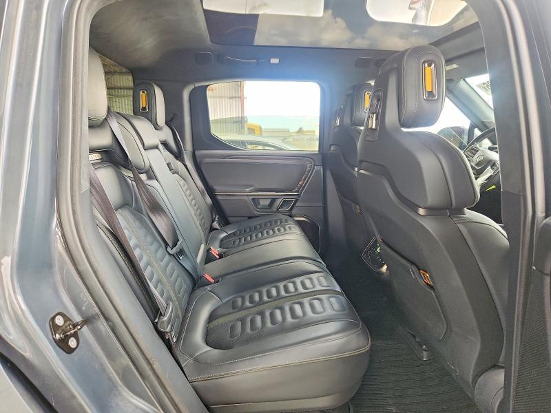 7FCTGAAA9NN013484 2022 Rivian R1T photo no. 10