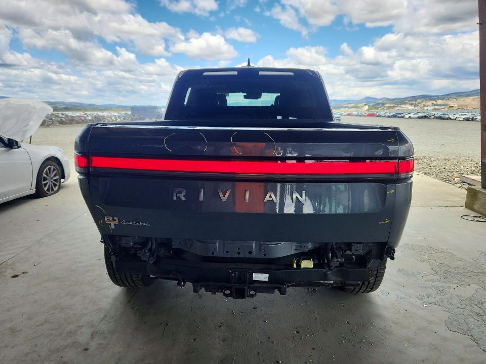 7FCTGAAA9NN013484 2022 Rivian R1T photo no. 6