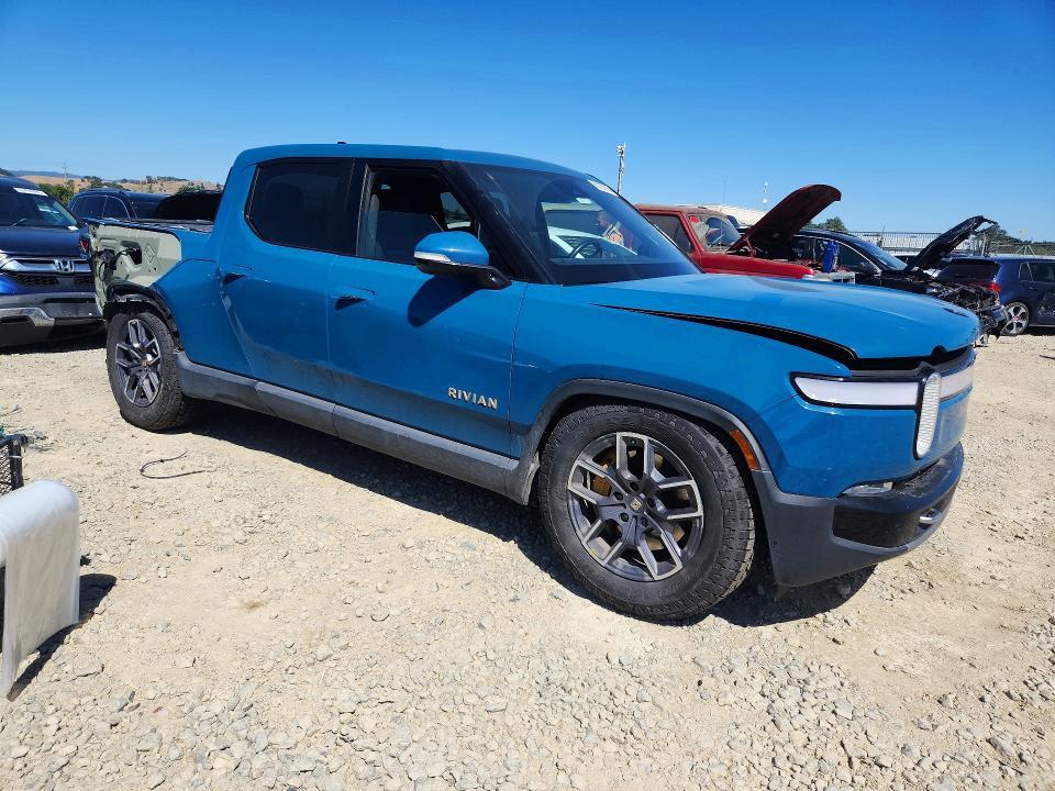 7FCTGAAAXNN010495 2022 Rivian R1T photo no. 4