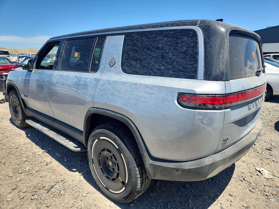 7PDSGBBA0SN057187 2025 Rivian R1S photo no. 2