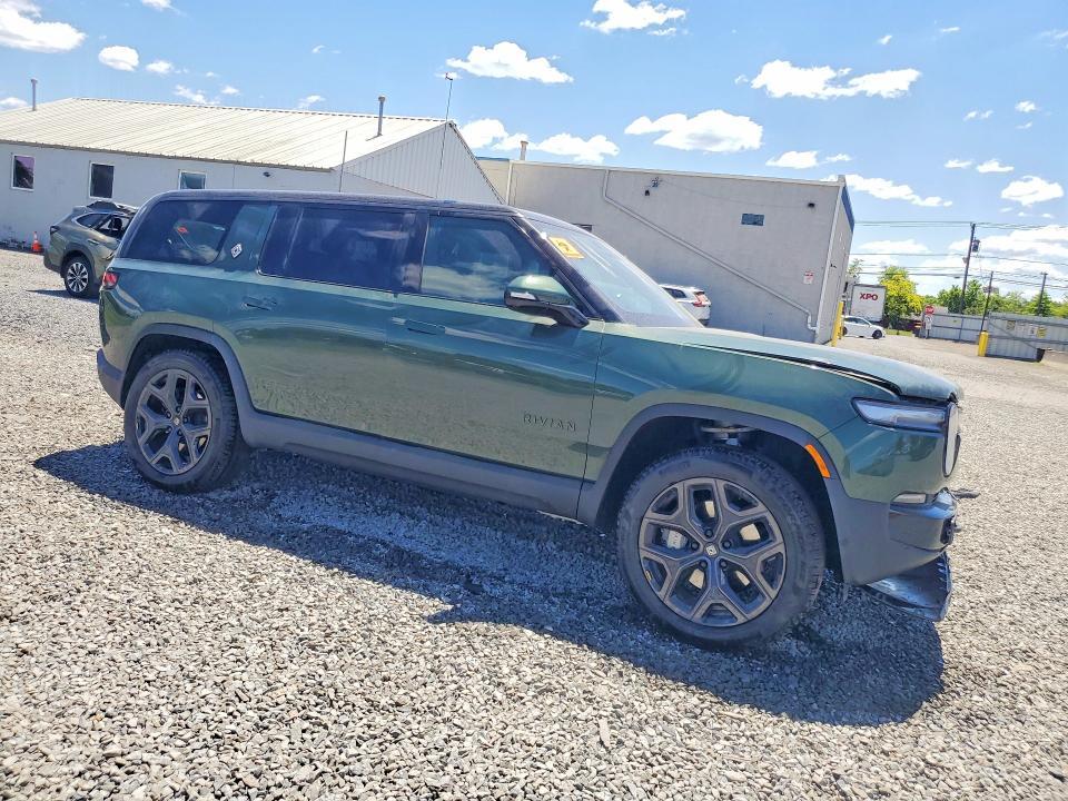 7PDSGBBA5SN073823 2025 Rivian R1S photo no. 4