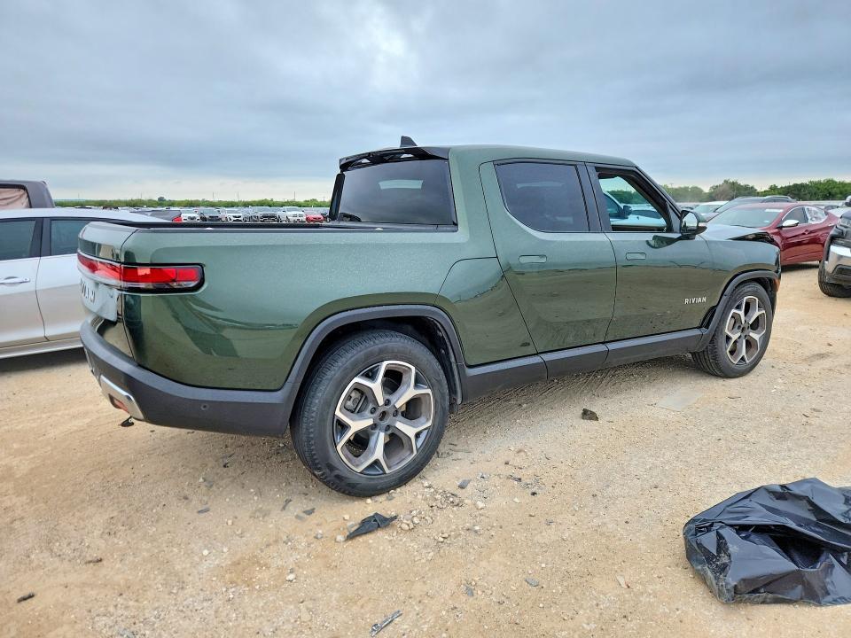 7FCTGBAA7PN028073 2023 Rivian R1T photo no. 3