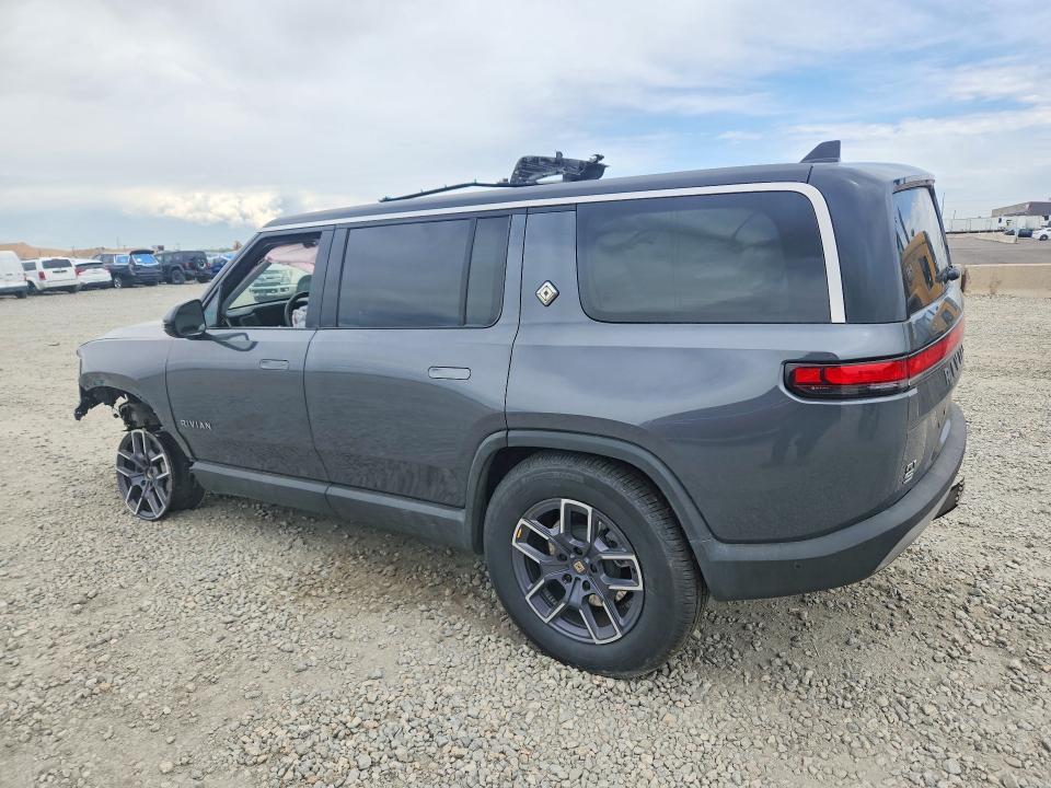 7PDSGBBA6SN053306 2025 Rivian R1S photo no. 2