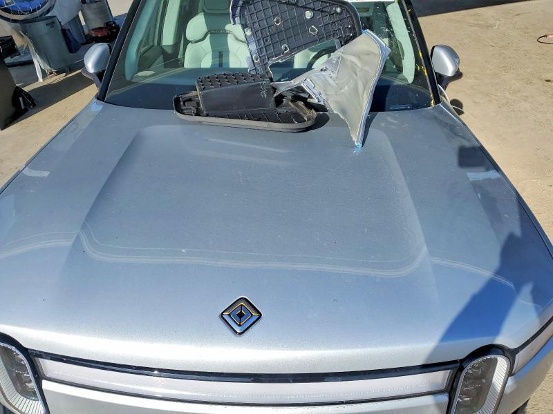 7FCTGAAA8PN025371 2023 Rivian R1T photo no. 11