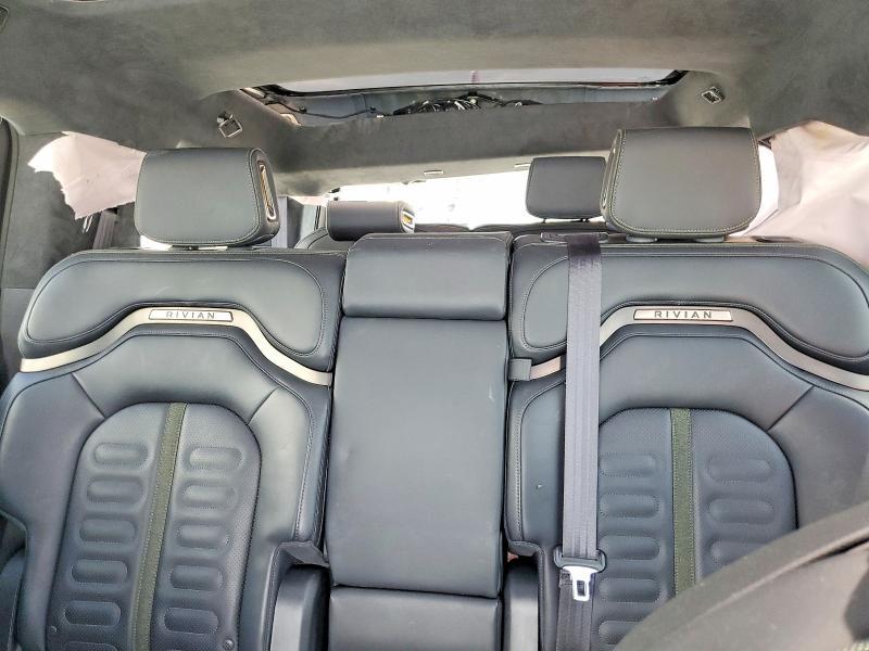 7PDSGABAXRN043642 2024 Rivian R1S photo no. 10