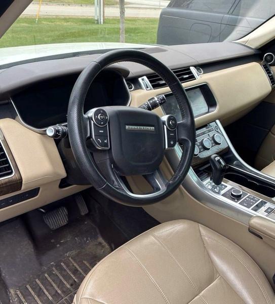 SALWR2FV9HA694300 2017 Land Rover Range Rover photo no. 9
