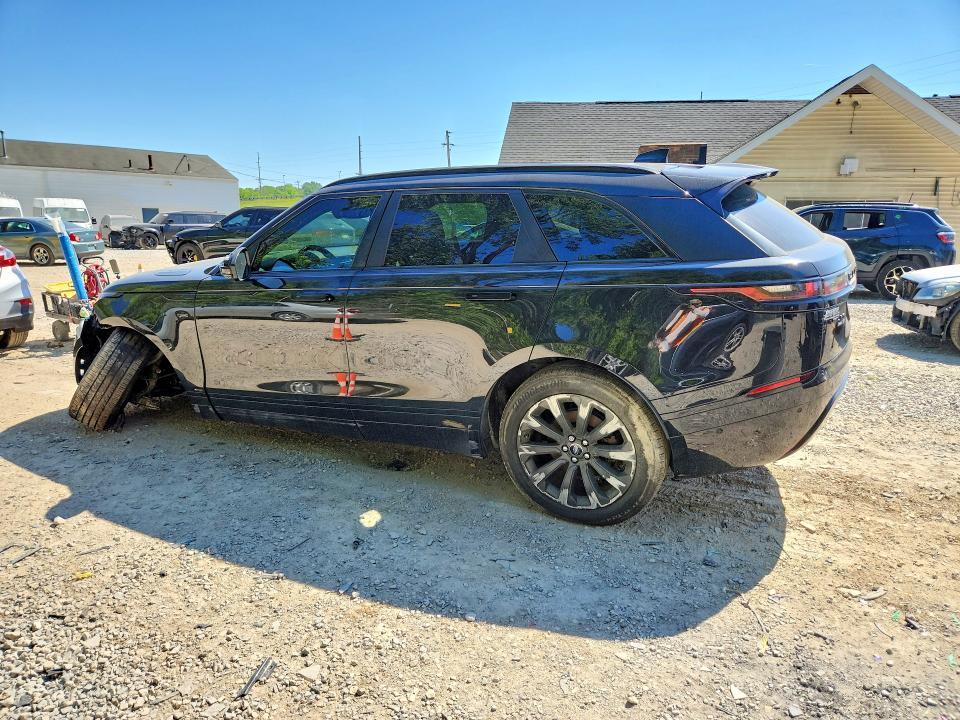 SALYL2RX8JA723329 2018 Land Rover Range Rover photo no. 2