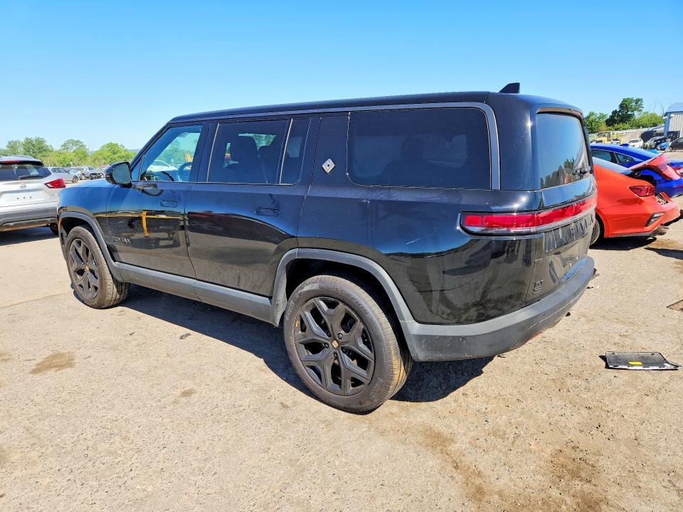 7PDSGBBA6SN063849 2025 Rivian R1S photo no. 2