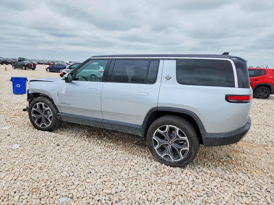 7PDSGBBA2SN052850 2025 Rivian R1S photo no. 2