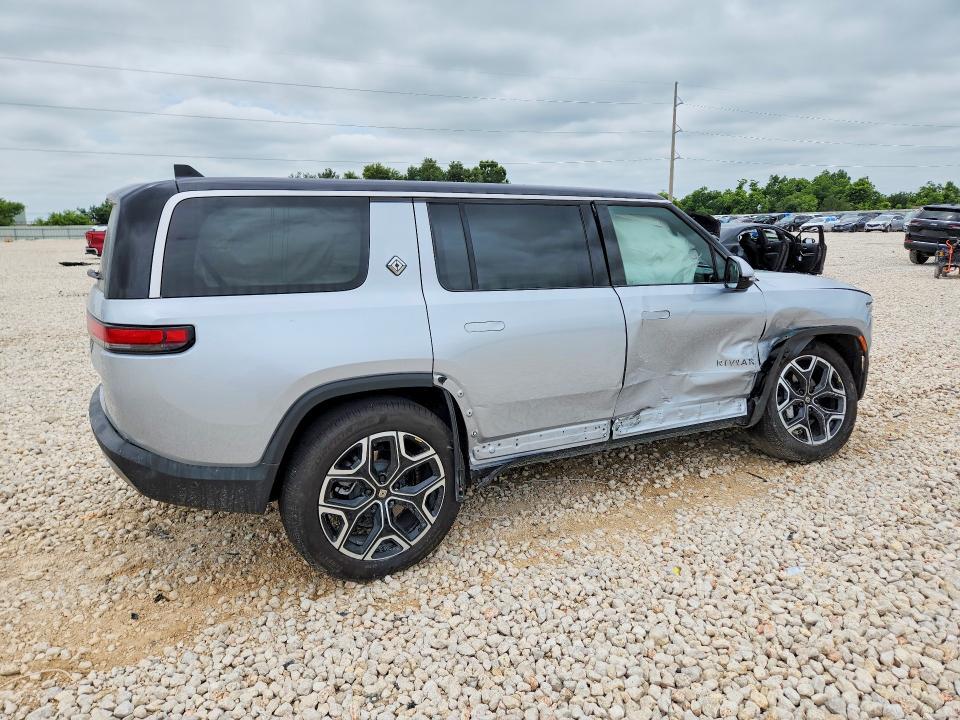 7PDSGBBA2SN052850 2025 Rivian R1S photo no. 3