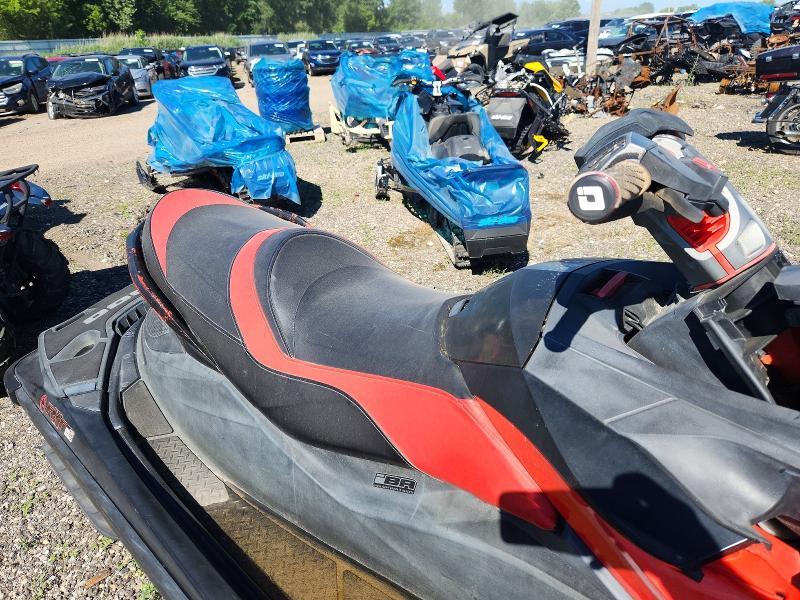YDV04888C111 2011 Sea-Doo RXT photo no. 9