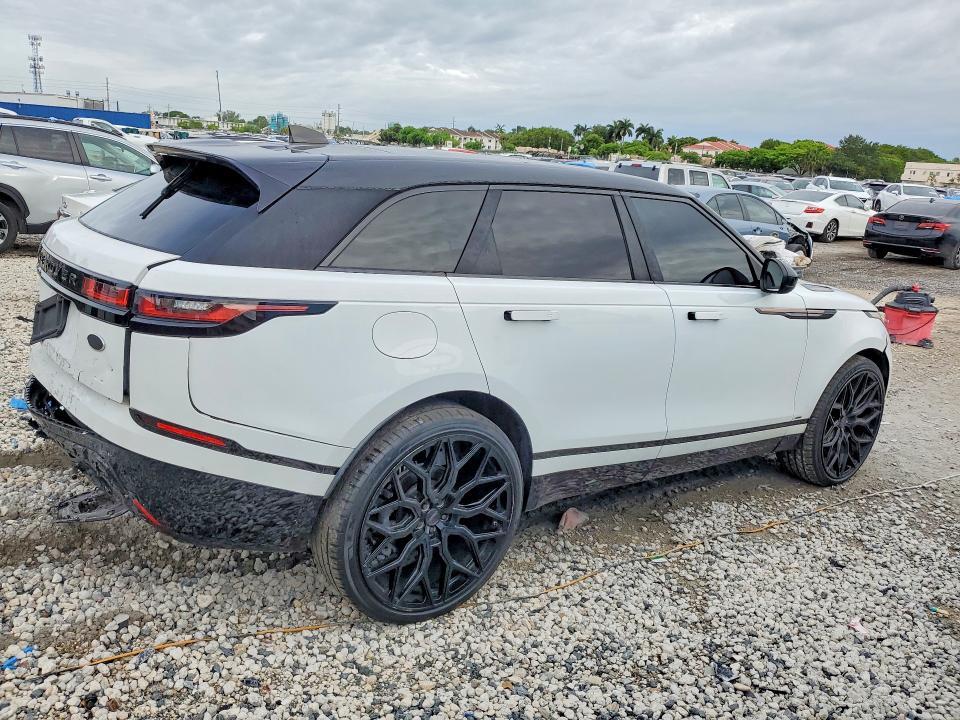 SALYL2RN7JA719643 2018 Land Rover Range Rover photo no. 3