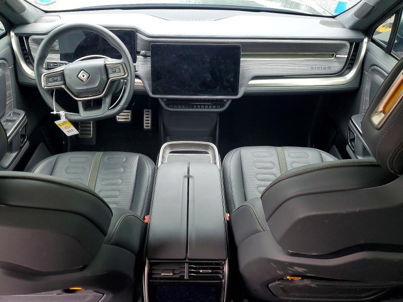 7FCTGAAA1NN012295 2022 Rivian R1T photo no. 8