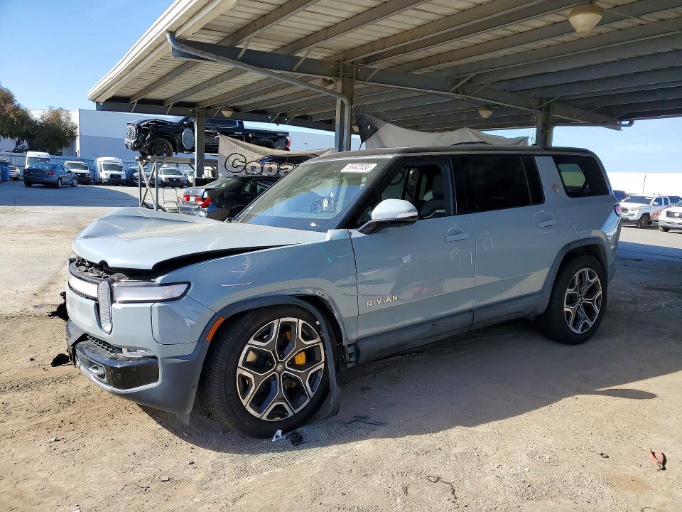 7PDSGABA2PN004010 2023 Rivian R1S photo no. 1