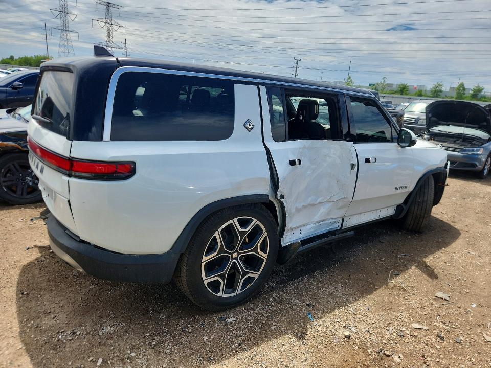 7PDSGBBA5SN074521 2025 Rivian R1S photo no. 3