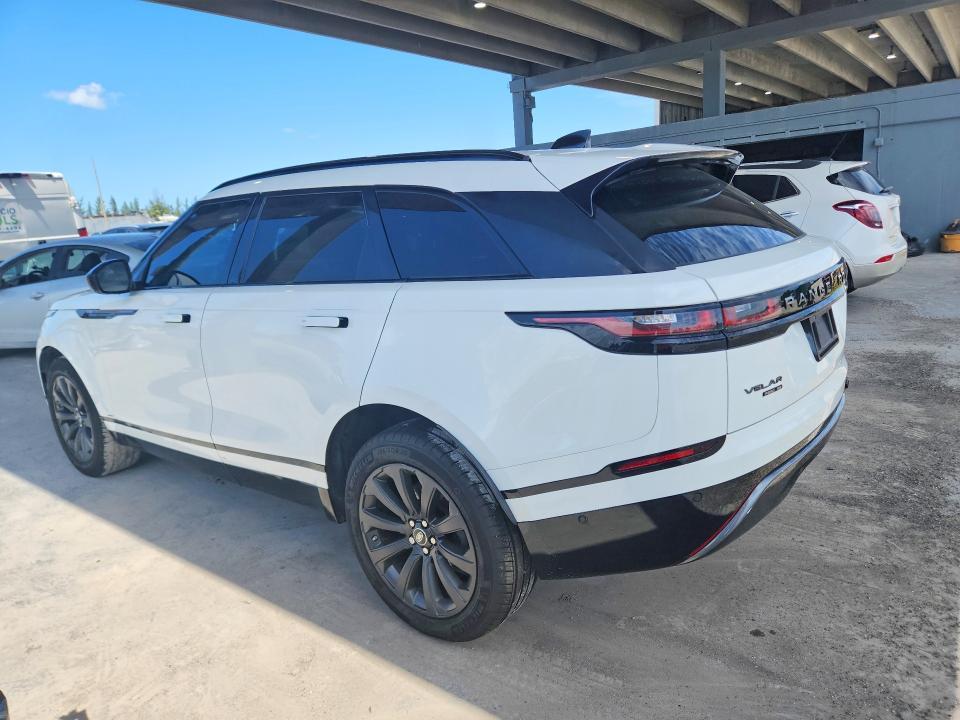 SALYL2RX8JA753575 2018 Land Rover Range Rover photo no. 2