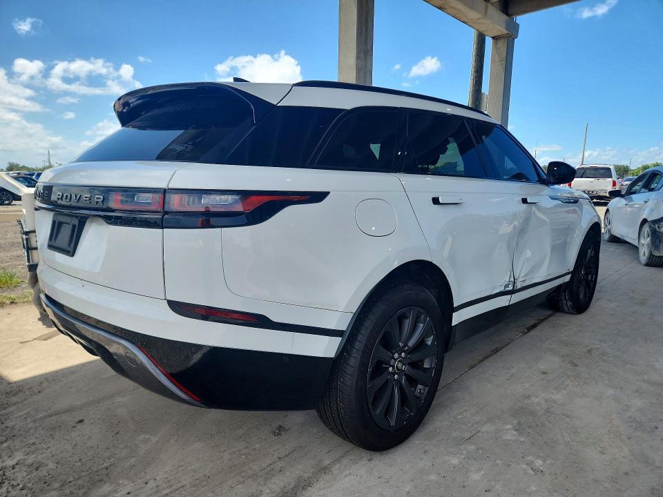 SALYL2RX8JA753575 2018 Land Rover Range Rover photo no. 3