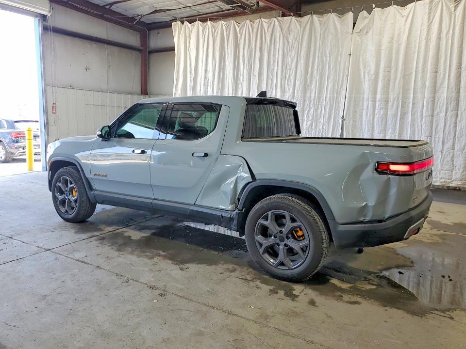 7FCTGAALXNN010417 2022 Rivian R1T photo no. 2