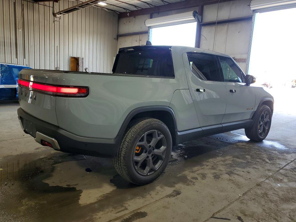 7FCTGAALXNN010417 2022 Rivian R1T photo no. 3