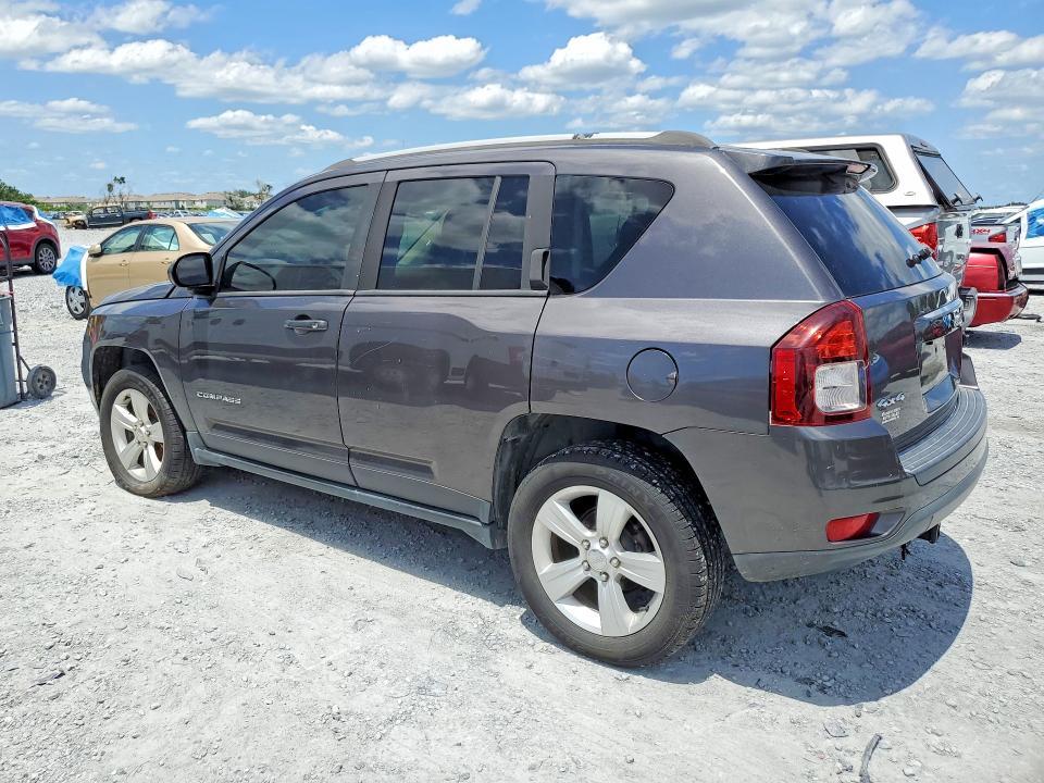 1C4NJDBB4FD393155 2015 Jeep Compass photo no. 2