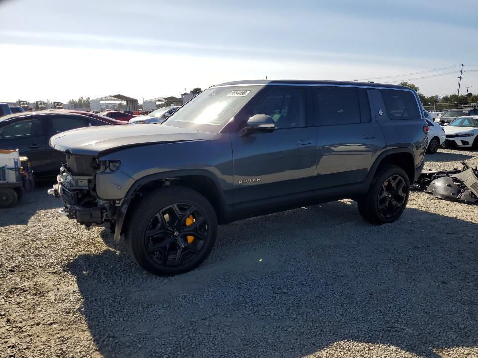 7PDSGABA9PN010077 2023 Rivian R1S photo no. 1
