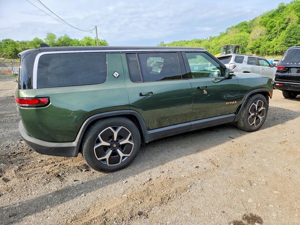 7PDSGABA4RN039327 2024 Rivian R1S photo no. 3