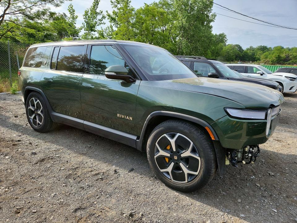 7PDSGABA4RN039327 2024 Rivian R1S photo no. 4