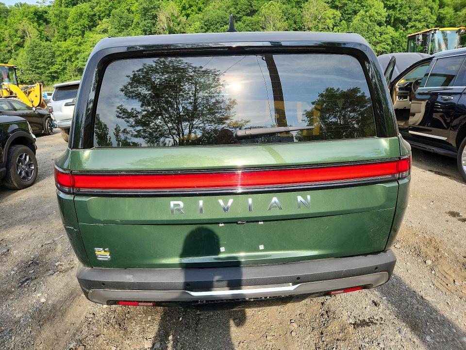 7PDSGABA4RN039327 2024 Rivian R1S photo no. 6