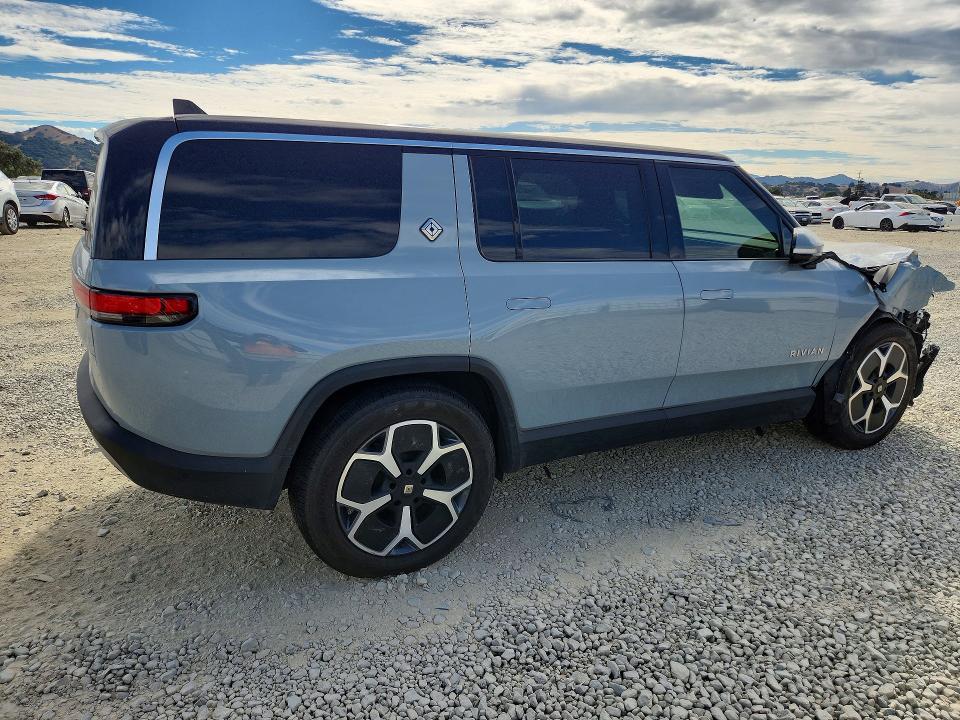 7PDSGBBA8RN037165 2024 Rivian R1S photo no. 3