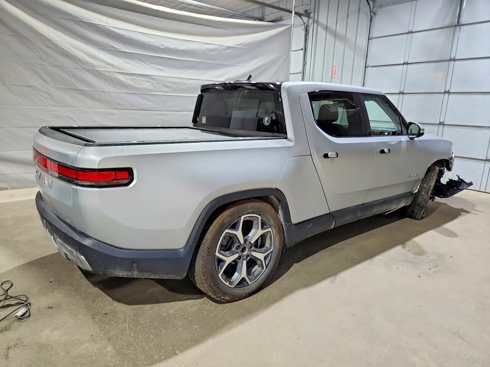 7FCTGCAA1RN030863 2024 Rivian R1T photo no. 3