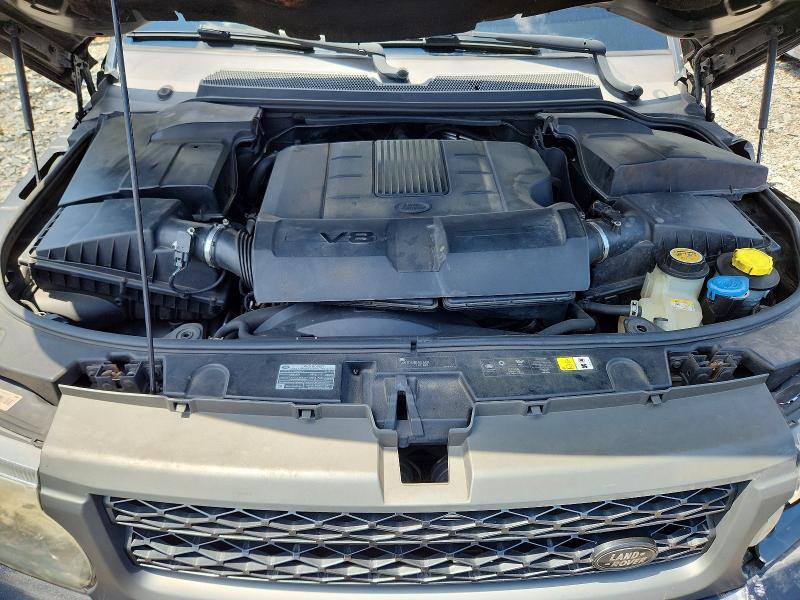 SALSF2D41BA271025 2011 Land Rover Range Rover photo no. 12