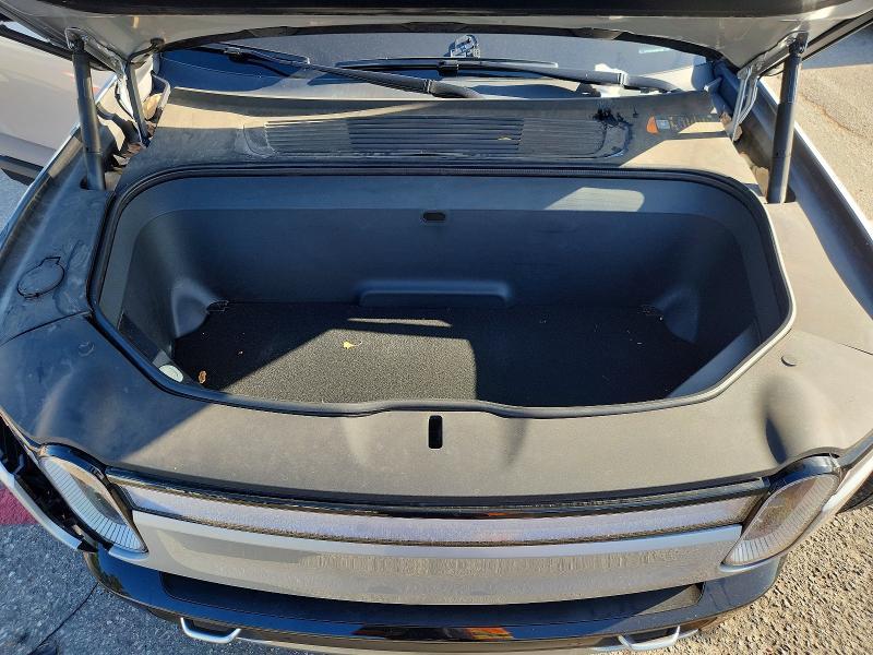 7FCTGAAA2NN011852 2022 Rivian R1T photo no. 11