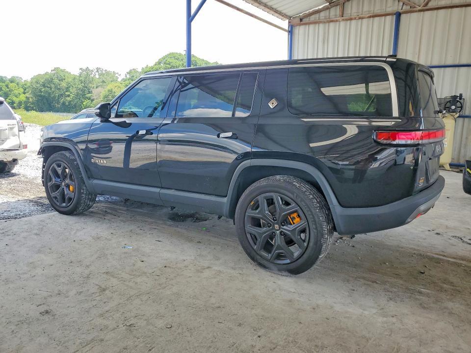 7PDSGABL3NN001678 2022 Rivian R1S photo no. 2