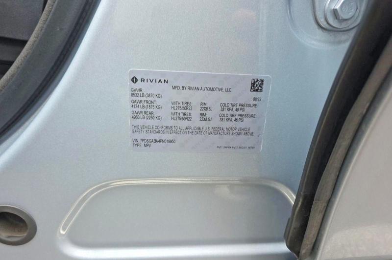 7PDSGABA4PN019950 2023 Rivian R1S photo no. 10