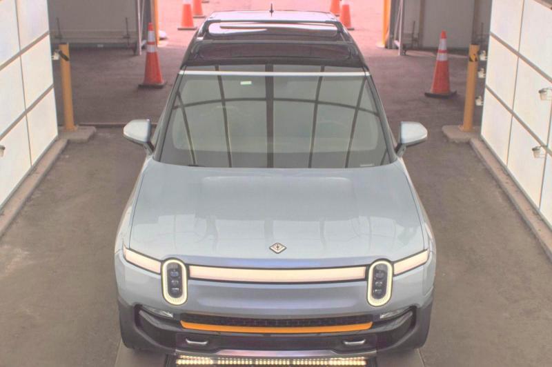 7PDSGABA4PN019950 2023 Rivian R1S photo no. 13