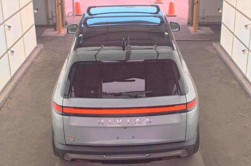 7PDSGABA4PN019950 2023 Rivian R1S photo no. 14